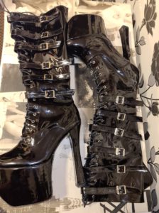 Size 10 11 €100