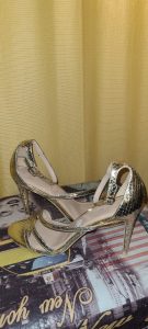Size 9 10 €50