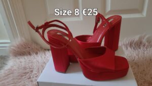 Size 8 €25 (2)