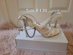 Size 8 €30 (2)