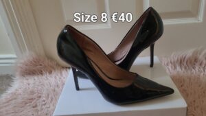Size 8 €40 (1)
