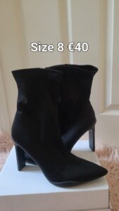 Size 8 €40 (4)