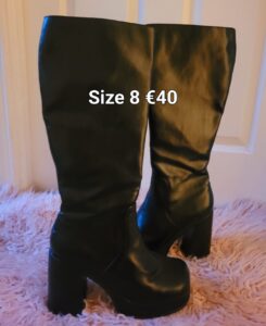 Size 8 €40 (5)