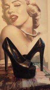 Size 40 €40 carvela